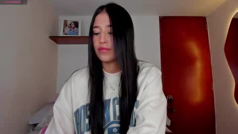 Snapshot of ana_m_ chatting on 06.30.26 Ana online show from 06.30.26
