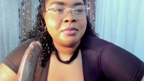 Snapshot of ana_off_alana chatting on 06.25.26 Ana online show from 06.25.26