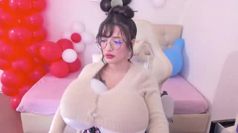 Im anna but you can call me as you want online show from 02.16.26