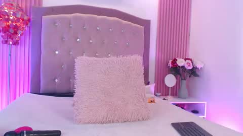 Ana Moon  online show from 02.14.26