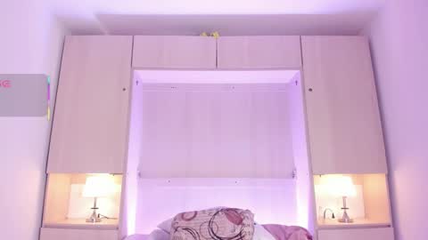 anaacollins_ online show from 10.20.25