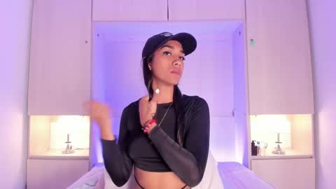 anaacollins_ online show from 10.30.25