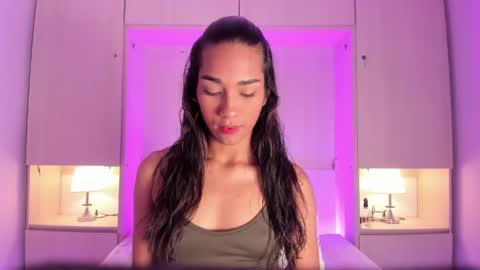 anaacollins_ online show from 03.31.26