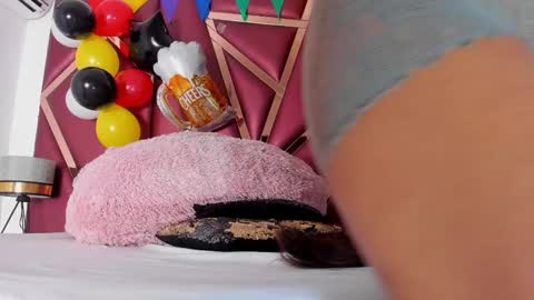 Snapshot of anaaherrera chatting on 09.23.25 Ana Herrera online show from 09.23.25