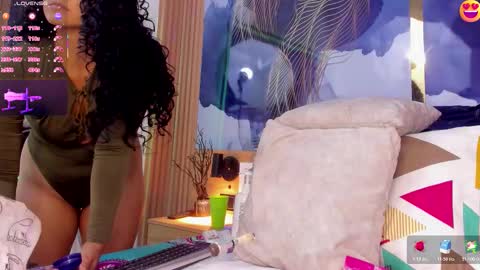 anabacker01 online show from 11.22.25