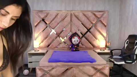 HI I AM ANABELL online show from 10.14.25