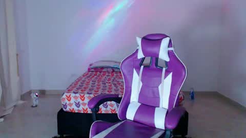 Snapshot of anabellabonariva chatting on 12.22.24 Anabella online show from 12.22.24