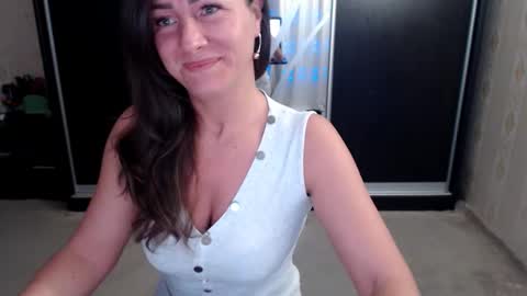 Snapshot of anabelsweet chatting on 02.14.25 Milana online show from 02.14.25