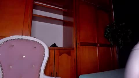 Anahi online show from 11.25.25