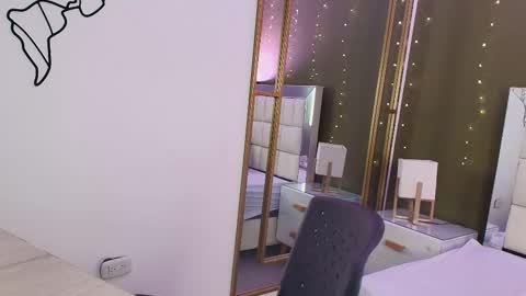 Anahi  online show from 09.30.25