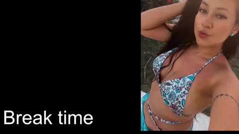 Snapshot of anahiblue04 chatting on 02.20.25 Anahi online show from 02.20.25