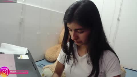 Snapshot of anahibrowns95 chatting on 02.18.25 Anahi Browns online show from 02.18.25