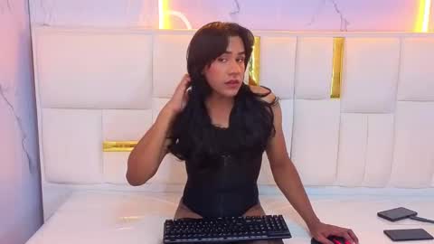 Snapshot of anaisa_tp chatting on 09.23.25 Ana  online show from 09.23.25