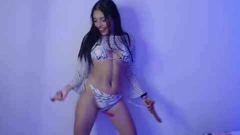 Snapshot of analymilles chatting on 11.26.25 analymilles online show from 11.26.25