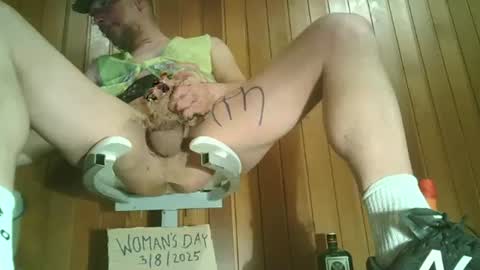 Snapshot of analytoyboy8 chatting on 03.08.25 Analytoyboy8 online show from 03.08.25