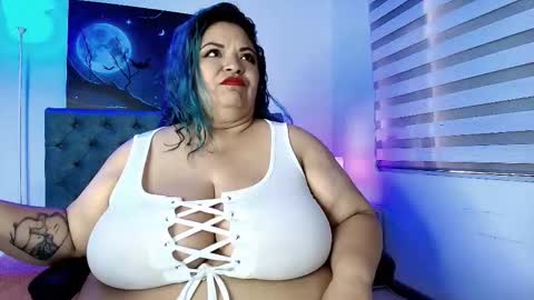 Snapshot of anamariiarios chatting on 09.23.25 Ana Maria online show from 09.23.25