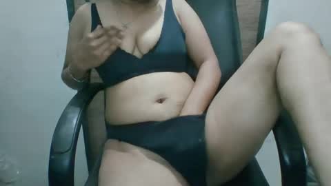 Snapshot of anamikaa_love chatting on 04.09.26 Anamika online show from 04.09.26