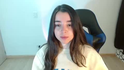 Snapshot of anarosse__ chatting on 01.26.25 ana 3 online show from 01.26.25