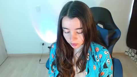 Snapshot of anarosse__ chatting on 02.22.25 ana 3 online show from 02.22.25