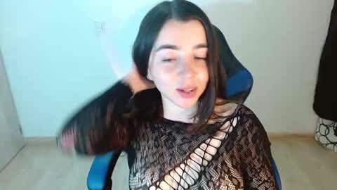 Snapshot of anarosse__ chatting on 03.10.25 ana 3 online show from 03.10.25