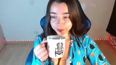 Snapshot of anarosse__ chatting on 09.16.25 ana 3 online show from 09.16.25