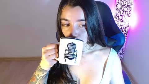 Snapshot of anarosse__ chatting on 10.09.25 ana 3 online show from 10.09.25