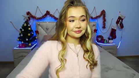 Snapshot of anastacyyellig chatting on 12.24.24 anastacyyellig online show from 12.24.24