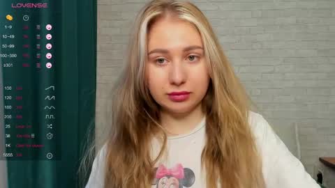 Snapshot of anastasia_gold1 chatting on 06.09.26 anna online show from 06.09.26