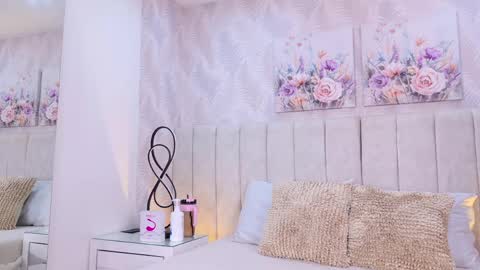 Snapshot of anastasia_steelegb chatting on 05.06.26 Mia online show from 05.06.26