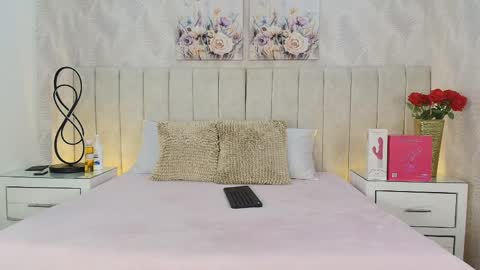 Snapshot of anastasia_steelegb chatting on 05.09.26 Mia online show from 05.09.26