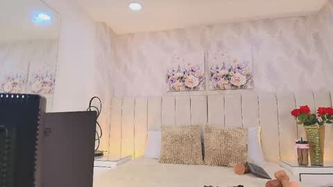Snapshot of anastasia_steelegb chatting on 05.14.26 Mia online show from 05.14.26