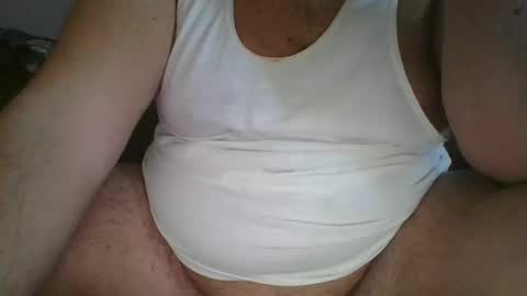 Snapshot of andellus chatting on 03.08.25 andellus online show from 03.08.25