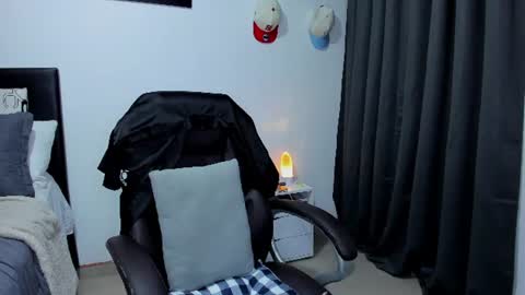 Snapshot of ander_012 chatting on 06.23.26 Ander Arias online show from 06.23.26
