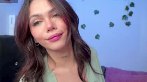 Snapshot of andra_rosse chatting on 02.12.26 Andra de la Rosse online show from 02.12.26