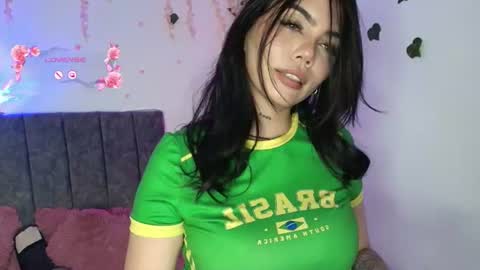 Andra de la Rosse online show from 06.13.26