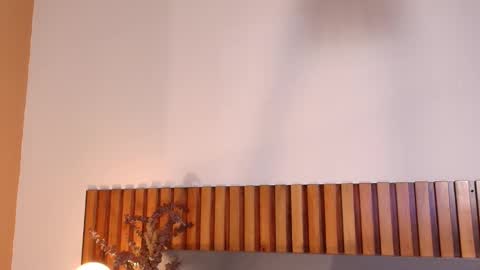 Andra Cyrus online show from 09.24.25