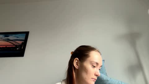 Snapshot of andrafendt chatting on 11.07.25 Viola online show from 11.07.25