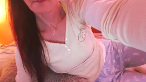 Snapshot of andrasweetie chatting on 02.22.26 Andra online show from 02.22.26