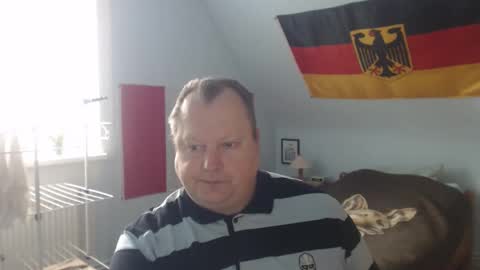 Snapshot of andre124231 chatting on 10.10.25 Andre online show from 10.10.25