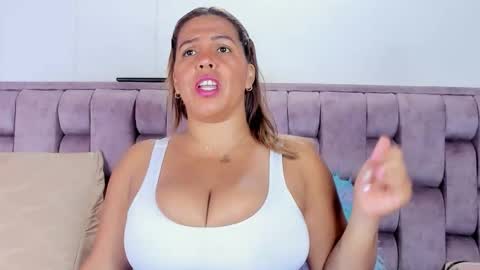 Andrea bigtits69 online show from 04.16.26