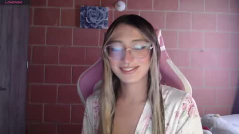 Andrea  online show from 10.10.25