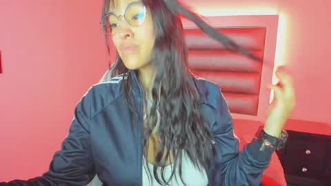 Snapshot of andreabrunet chatting on 11.14.25 andreabrunet online show from 11.14.25