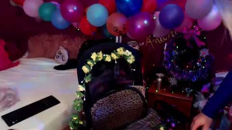 Snapshot of andreeajj chatting on 12.20.24 andreeajj online show from 12.20.24