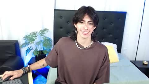 Snapshot of andreey50 chatting on 11.18.25 Andrey online show from 11.18.25