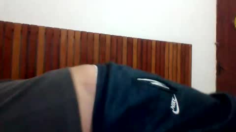 Snapshot of andreloko123 chatting on 05.17.26 andreloko123 online show from 05.17.26