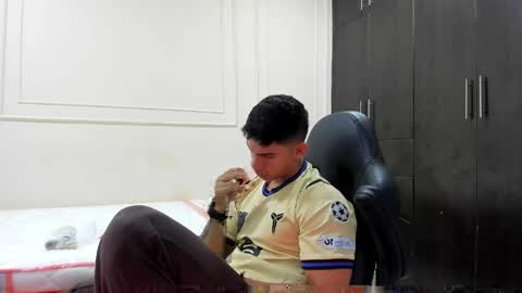 andres_stud online show from 04.18.26
