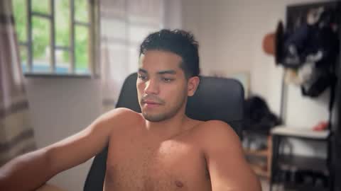 Snapshot of andres_vargas_ chatting on 09.16.25 Andres online show from 09.16.25