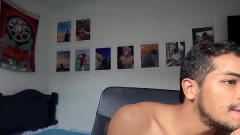 Snapshot of andres_vargas_ chatting on 10.19.25 Andres online show from 10.19.25