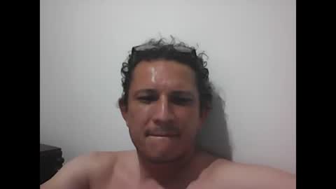 Snapshot of andresfloga chatting on 09.15.25 andresfloga online show from 09.15.25