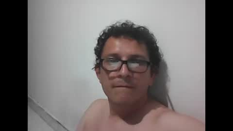 Snapshot of andresfloga chatting on 10.05.25 andresfloga online show from 10.05.25